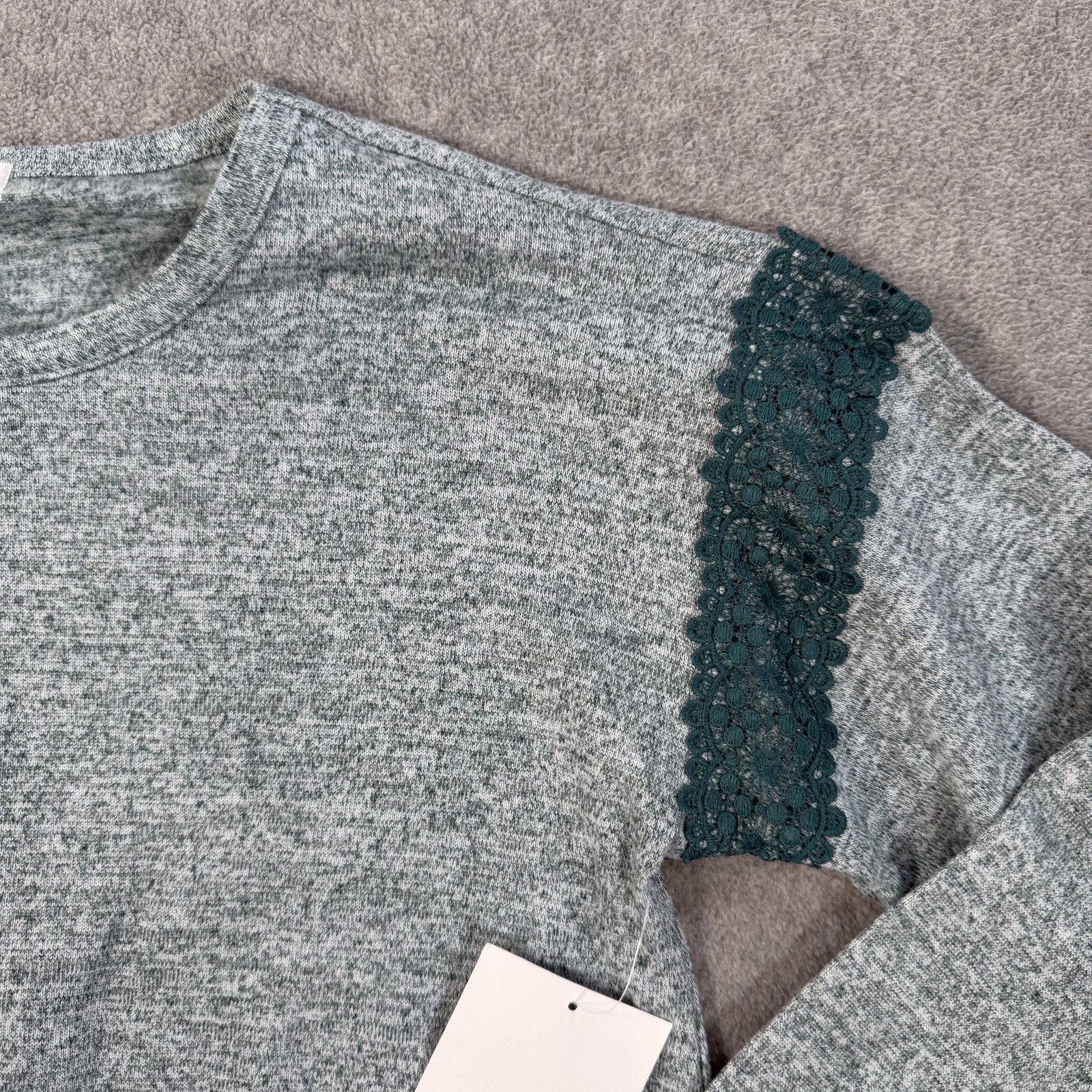 89th + Madison Women's Small Green Tie Front Lace Shoulder Knit Top New — image 3 of 8